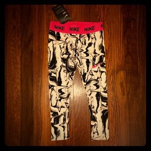 NWT Girls Size 4 Nike Dri Fit Capri